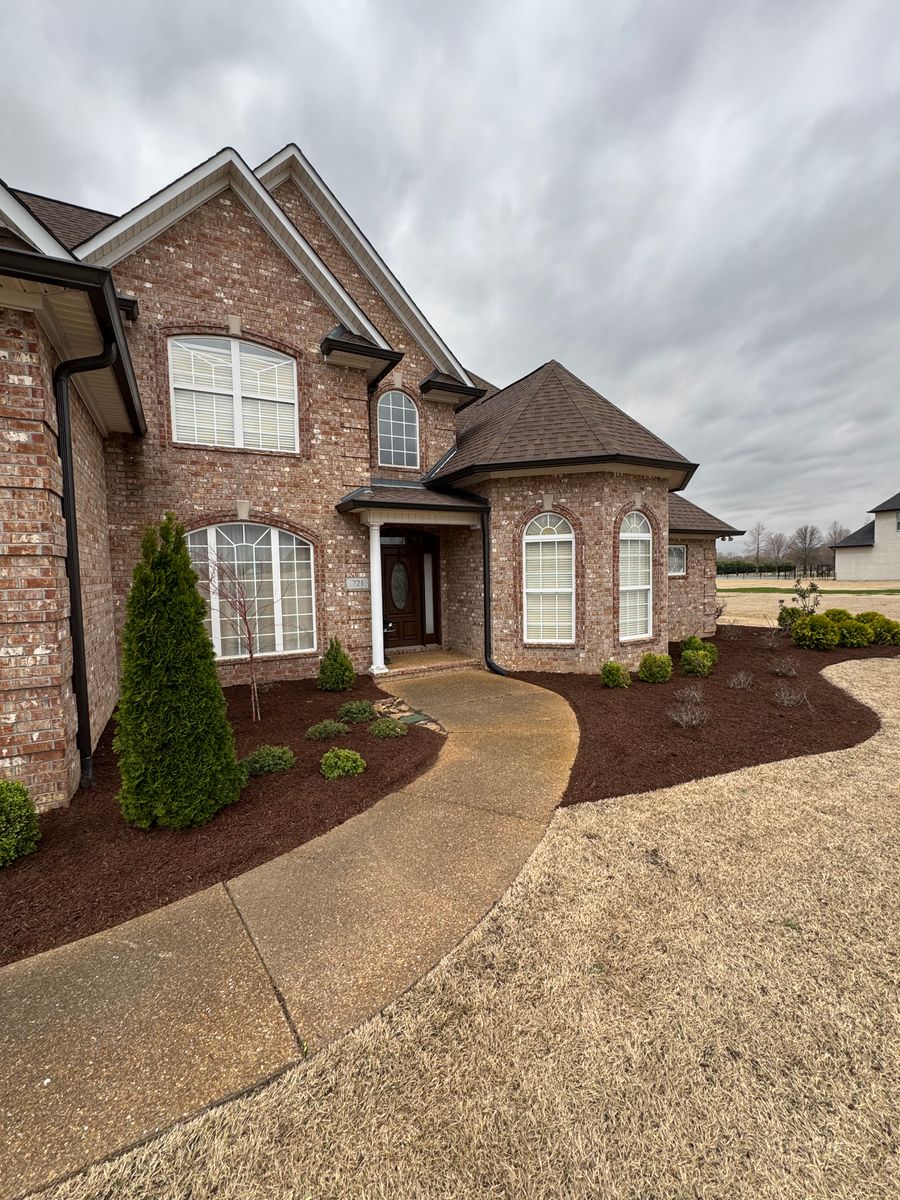 Mulch Installation for Kelso's Lawn Maintenance in Medina, TN