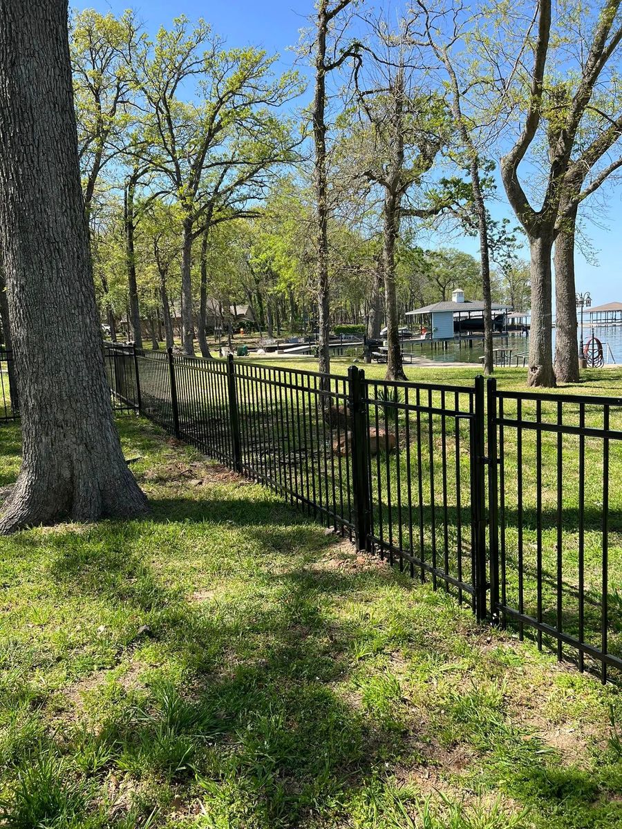 Fencing for Cowboy Construction in Palestine, TX