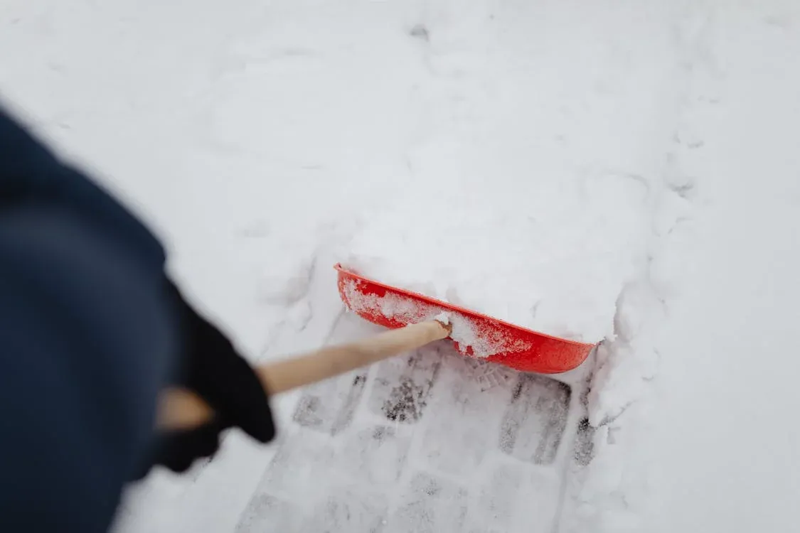 Snow Removal for Handy Holguins in Lowell, MA