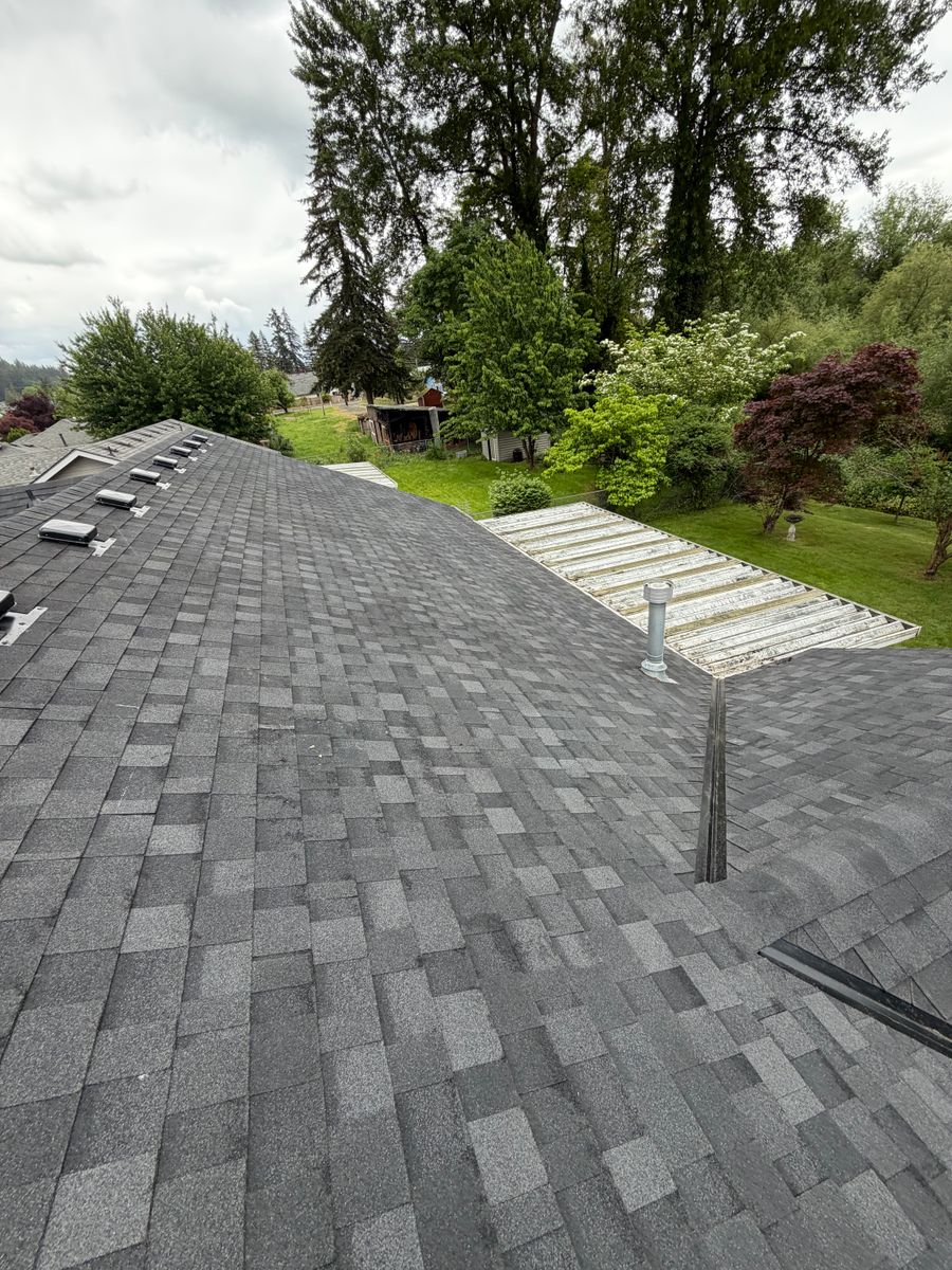 Roofing Installation for Rosas Pro Roof, LLC in Vancouver, WA