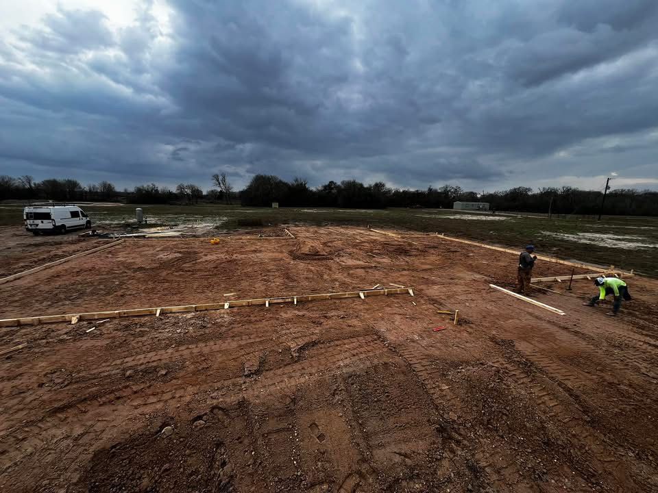 Leveling for Landers Ranch Services in Grimes County, TX