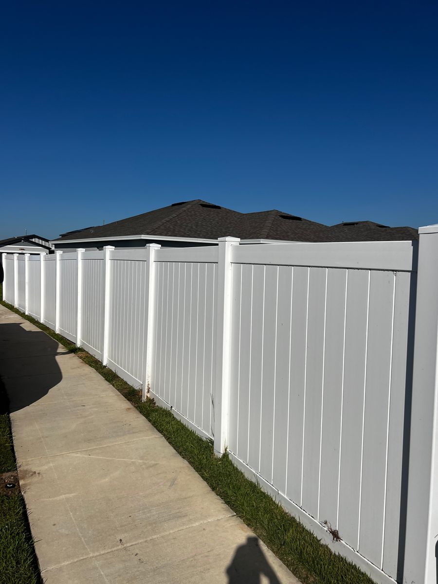 Vinyl Fencing for Browne’s Yard Creations in Fruitland Park, FL