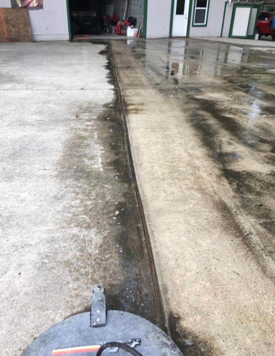 Driveway cleaning for Premier Softwash in Bluffton, SC