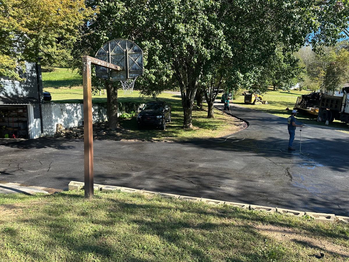 Asphalt Paving for Metzler Paving and Sealcoating in Jacksboro, TN