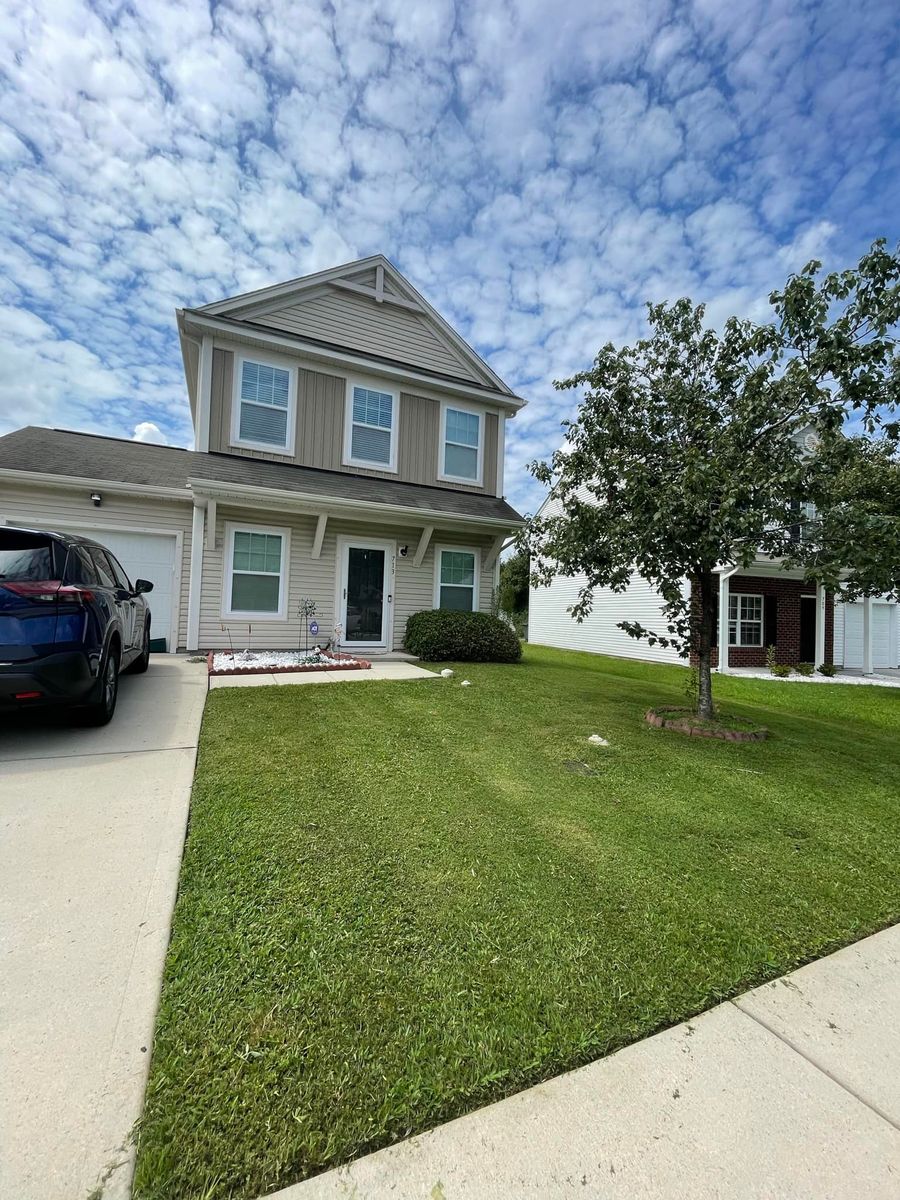 Lawn Maintenance for RZ Landscaping in Lake Wylie, SC