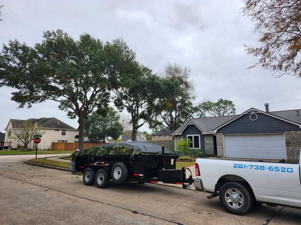Junk Removal for Bonita Bay Lawn Maintenance LLC in La Porte, TX