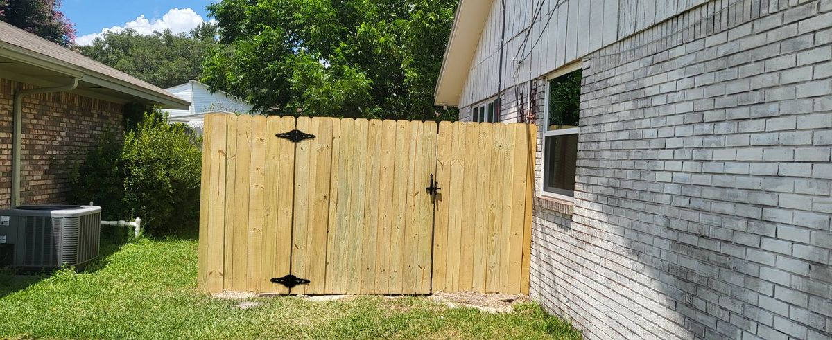 Fence Installation for Bayou Bill's Fencing in Crestview, FL