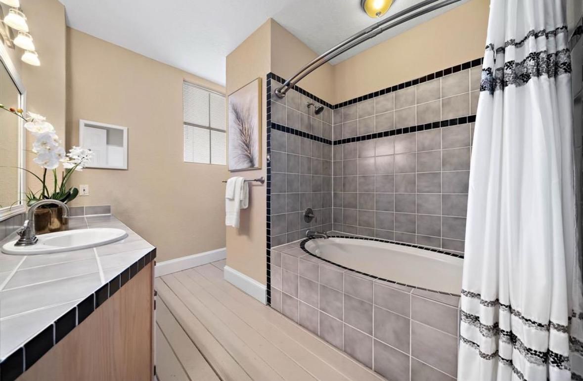 Bathroom Remodeling for Texas Estate Construction in West University Place, TX