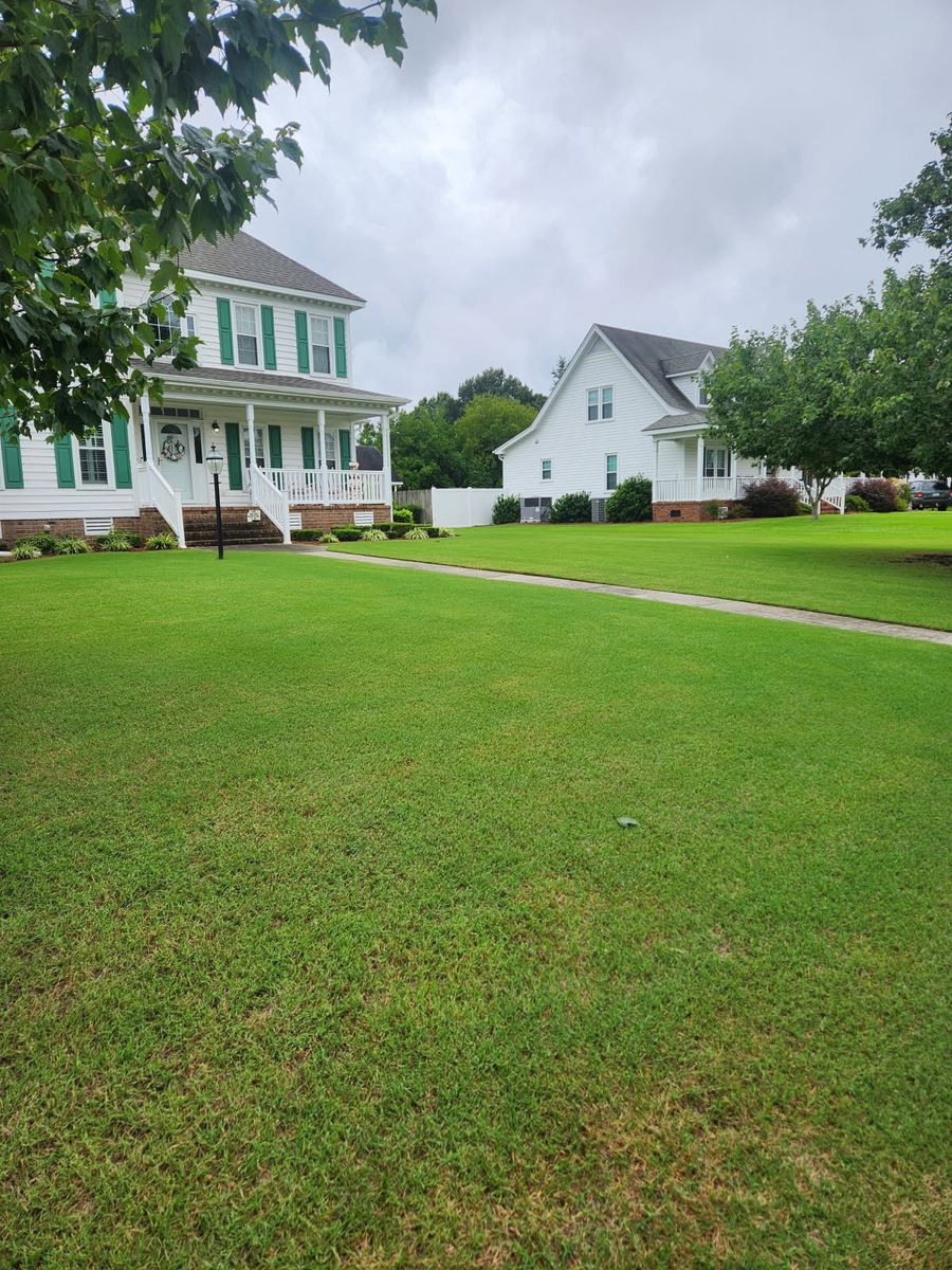 Weed Control for RightLane Turf Management LLC in Wilson, NC