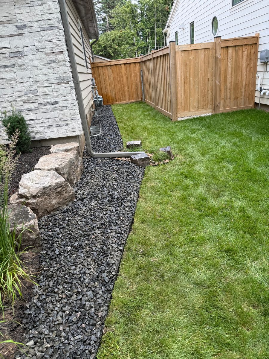 Interlocking & Natural Stone for Calderwood Landscape Design in Oakville, ON
