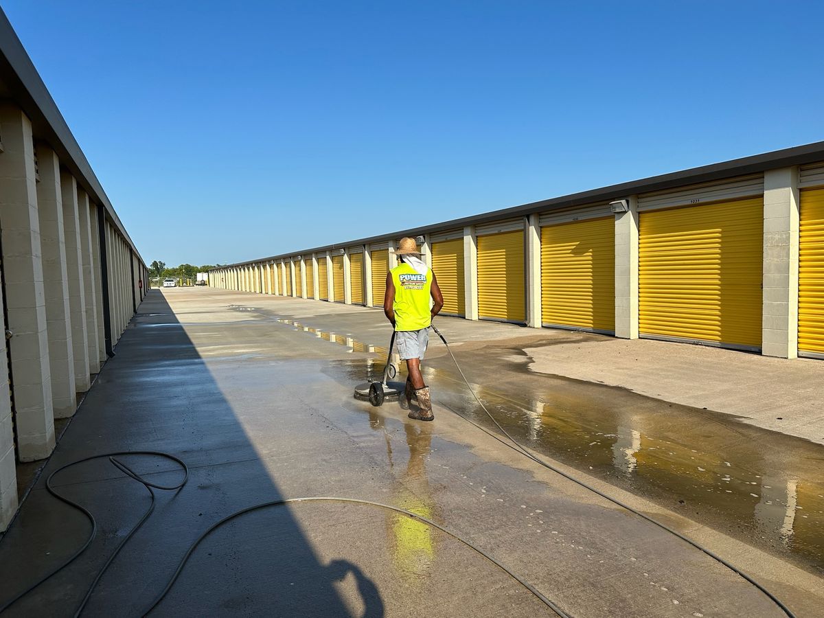 Parking Lot Cleaning for Power Pressure Wash in Houston, TX