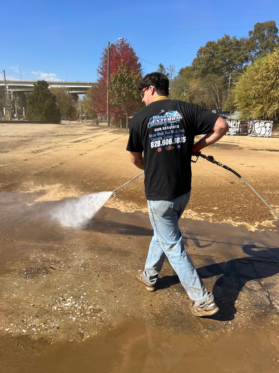 Pressure Washing for Blast Exterior Cleaning in  Hendersonville, NC