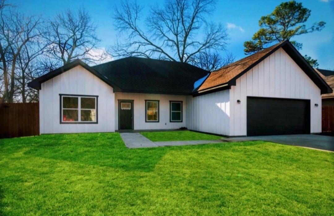 Custom Home Construction for Laguna Beach Homes in Fort Worth, TX