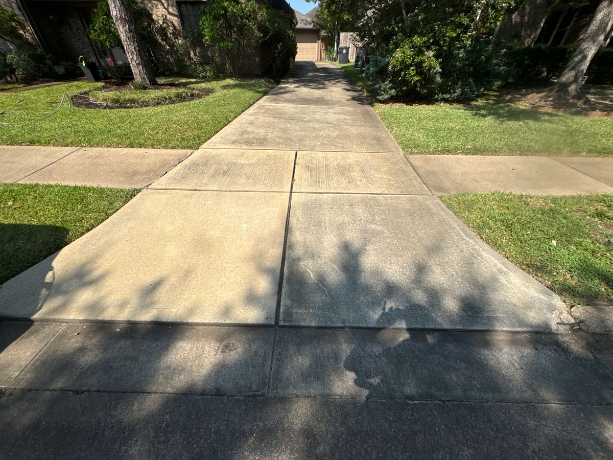 Driveway & Sidewalk Cleaning for Power Pressure Wash in Houston, TX
