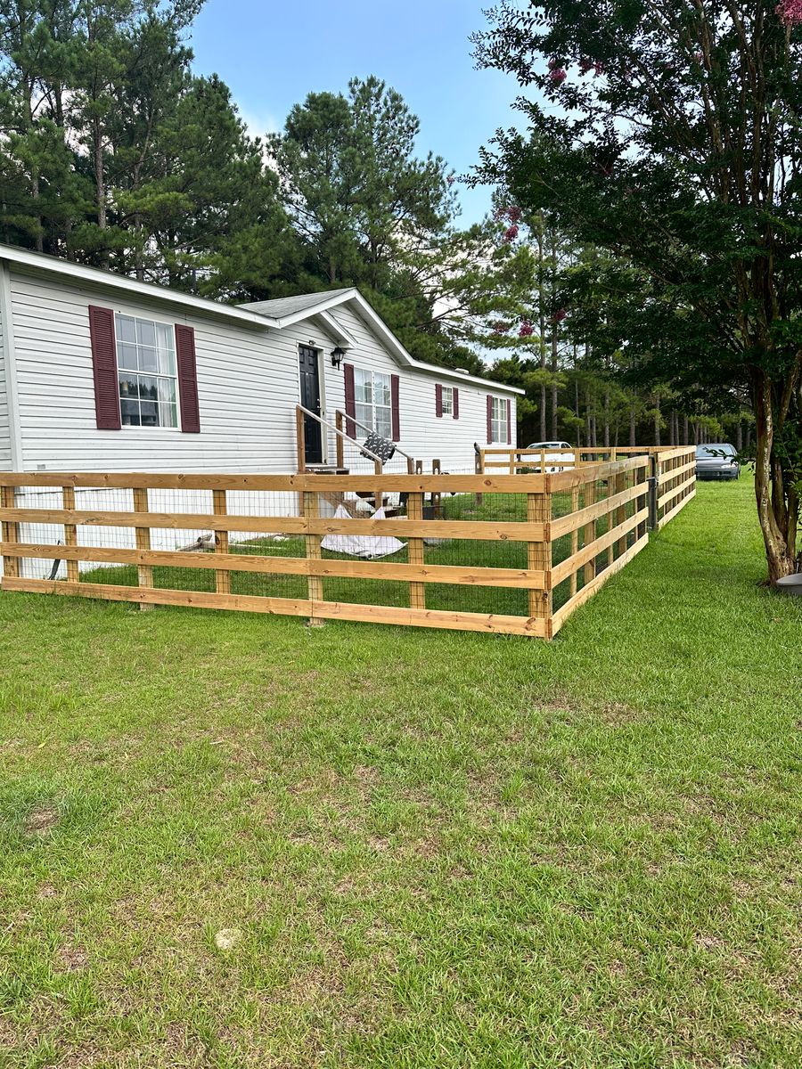Fencing for LEE’S Handyman Services and More in Sanford, NC