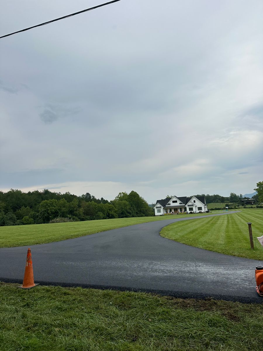 Asphalt Driveways for James R Carter Paving in Roanoke, VA