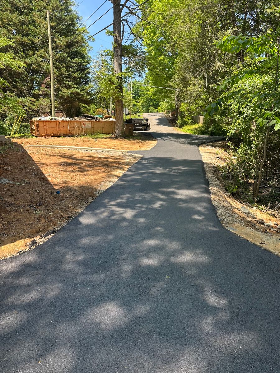Asphalt Paving for Metzler Paving and Sealcoating LLC in Jacksboro, TN