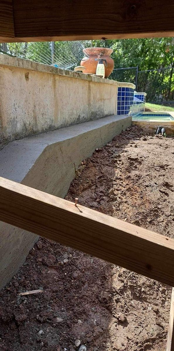 Mailbox, Flowerbeds & Retaining Walls for PC Concrete & Design in Austin, TX