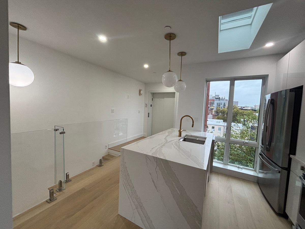 Deep Cleaning for Ortiz & Puchi General Cleaning INC. in Brooklyn, NY