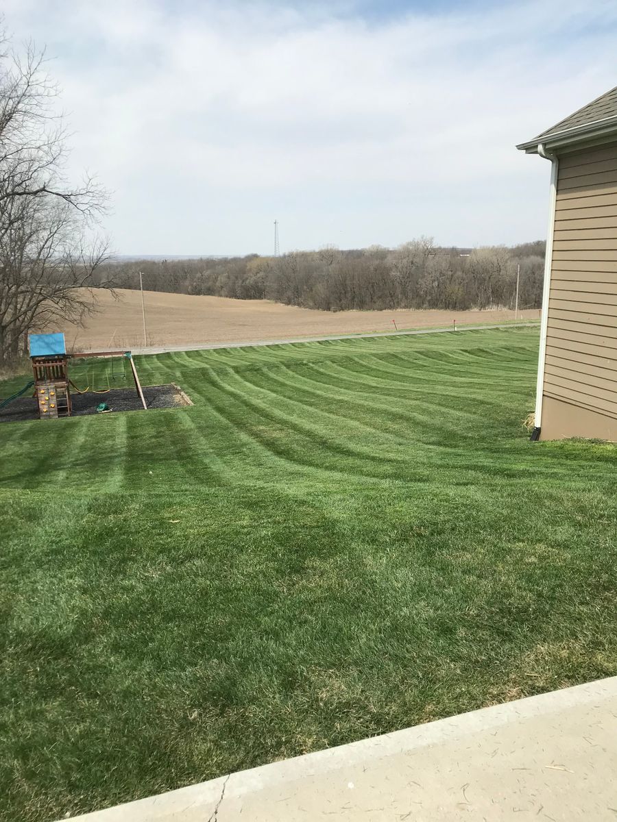 Lawn Mowing for Thomas' Lawn Care in Maryville, MO