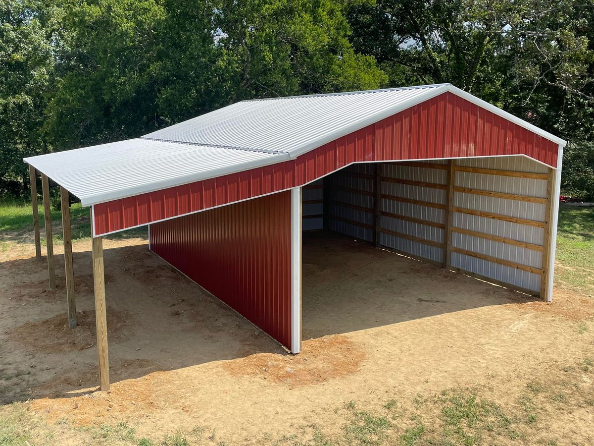 Custom Garages for Lumen Constructions in Lobelville, TN