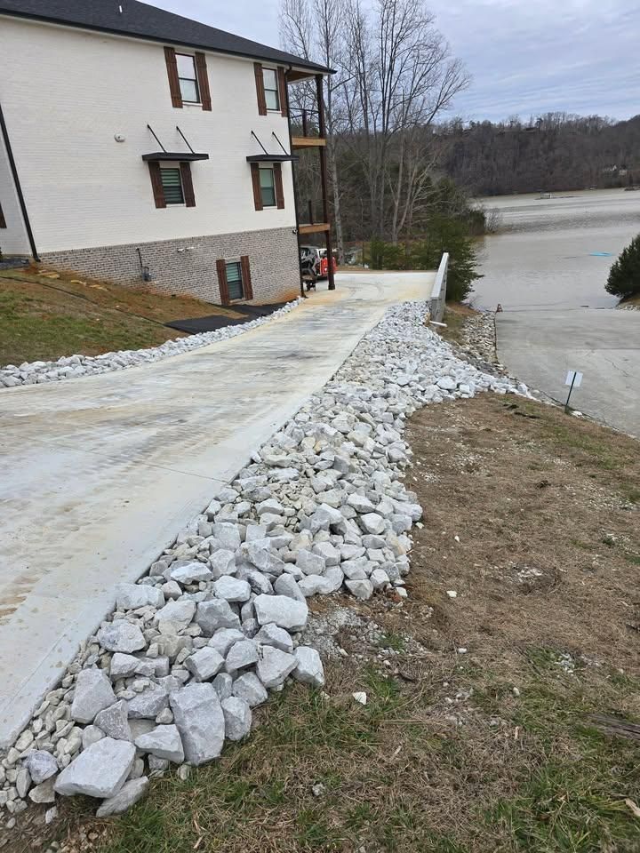 Land Grading for Williams Lawn and Land in Sharps Chapel, TN