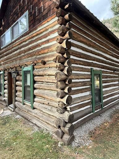Log Home Chinking for True Blue Logworks LLC in Corvallis, MT