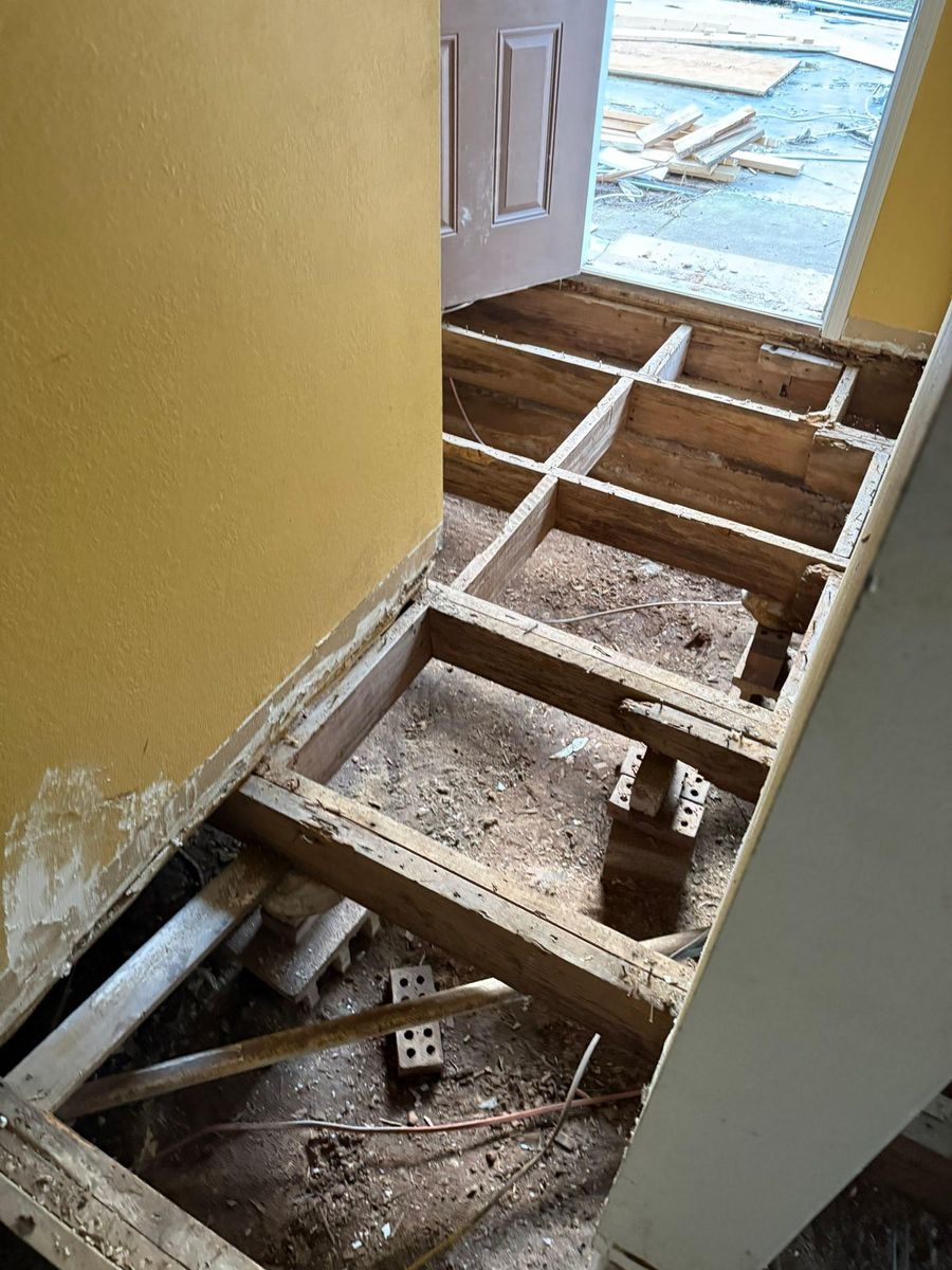 Flooring for Southland Fencing and Construction in Anniston, AL