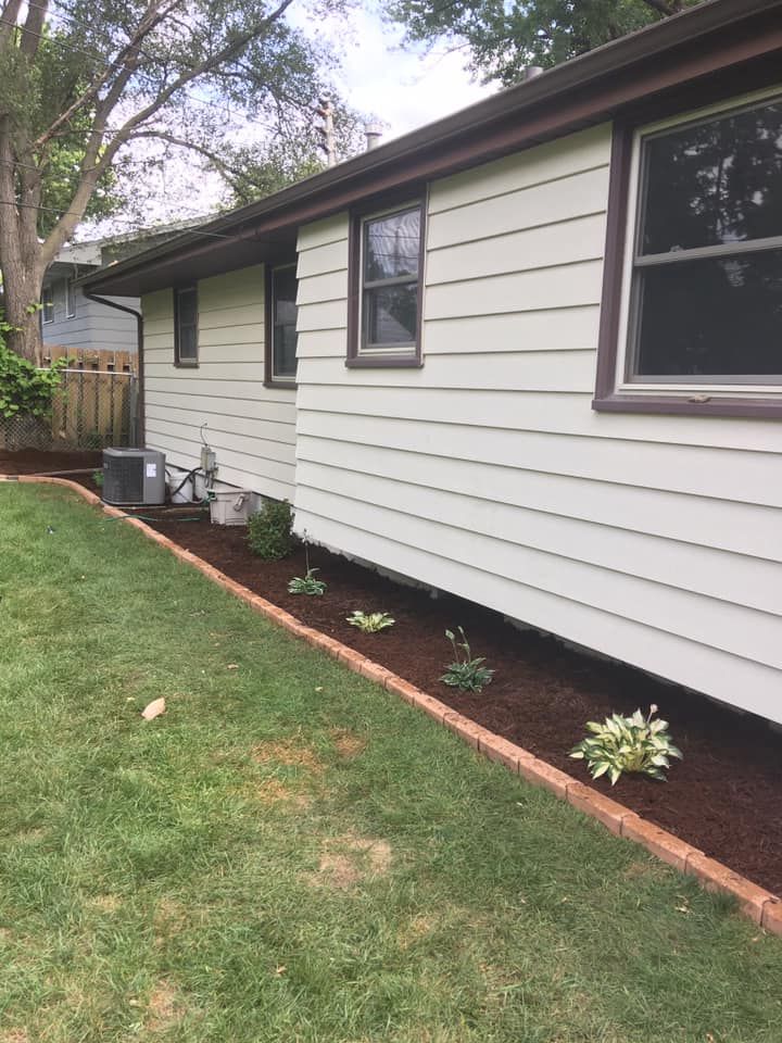 Mulch Installation for Keane Lawn Care & Snow Removal in Spring Lake Park, MN