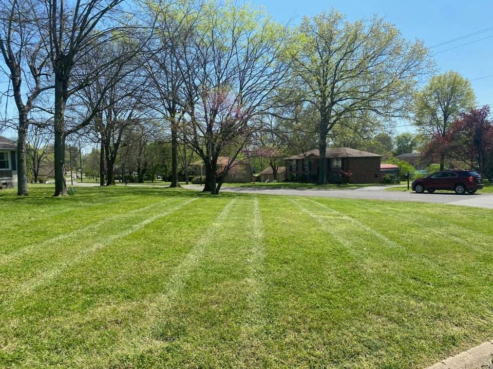 Mowing for Pro Lawn and Landscape in White Bluff, TN