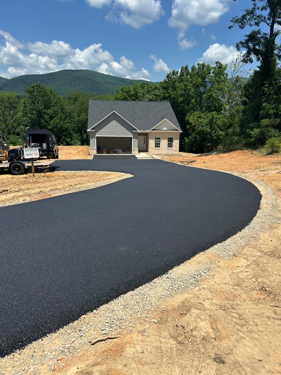 Asphalt Driveways for James R Carter Paving in Roanoke, VA