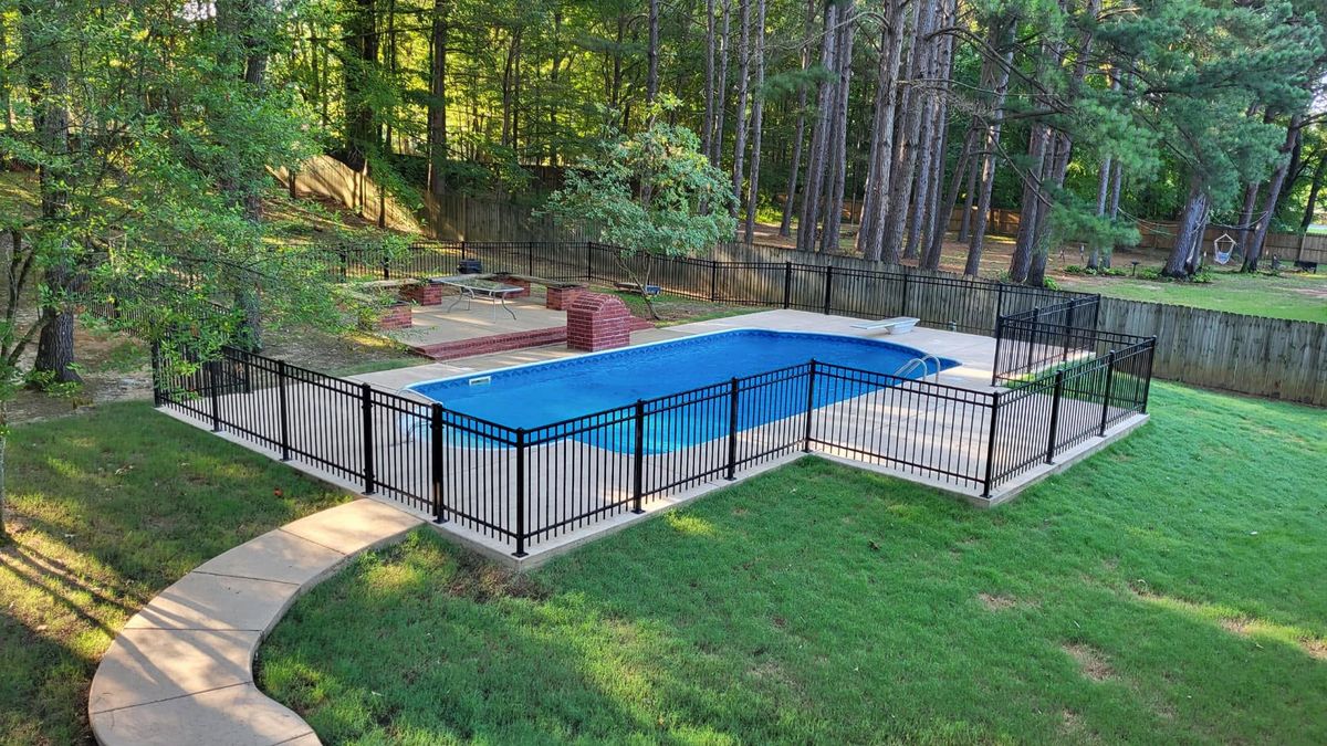 Fence Installation for Frontline Fencing LLC in Hernando, MS