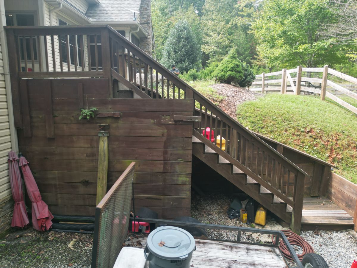 Deck Painting and Staining for JV Painting Services LLC in Hendersonville, NC