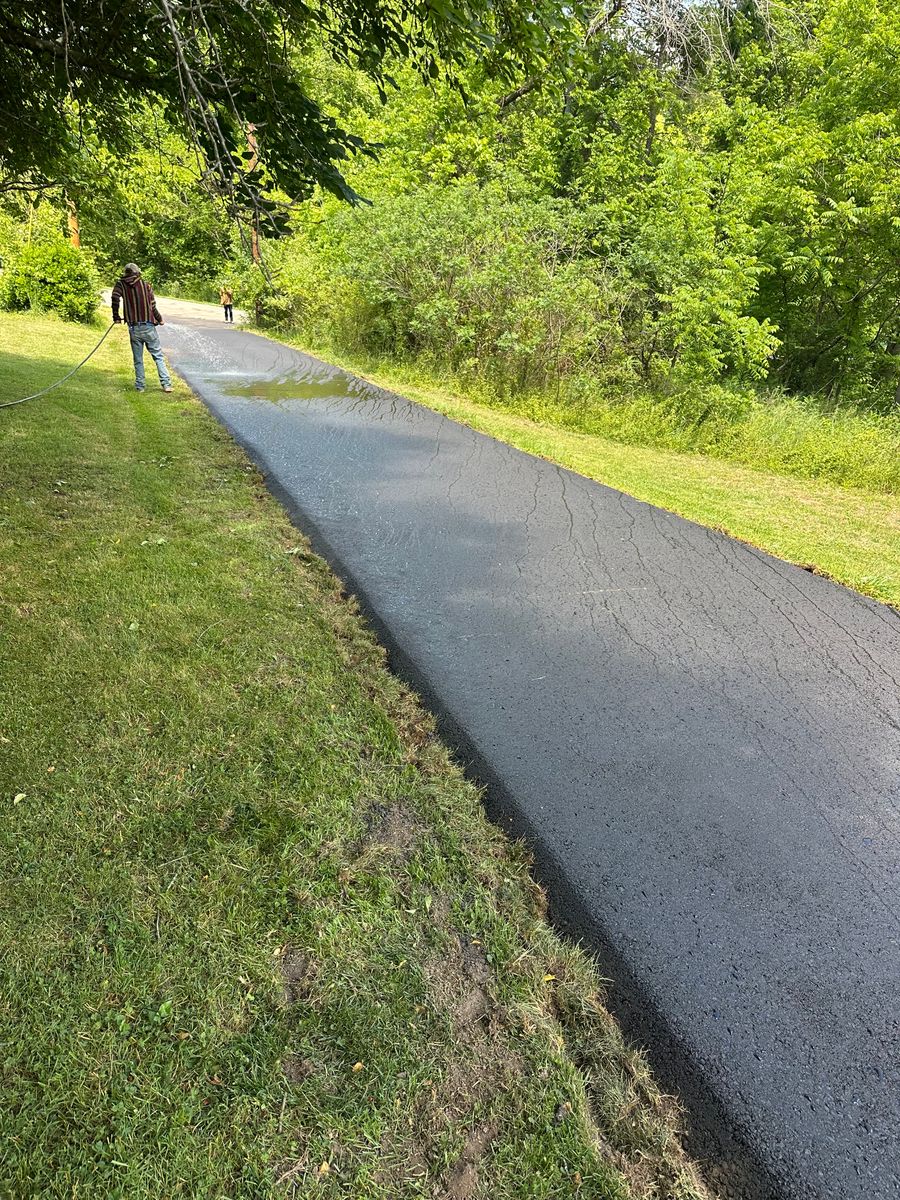 Asphalt Seal Coating for Metzler Paving and Sealcoating LLC in Jacksboro, TN