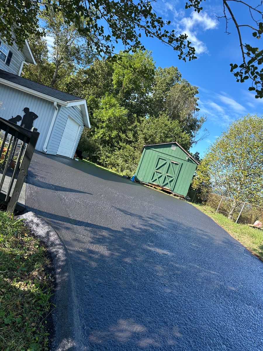 Asphalt Paving for Metzler Paving and Sealcoating in Jacksboro, TN