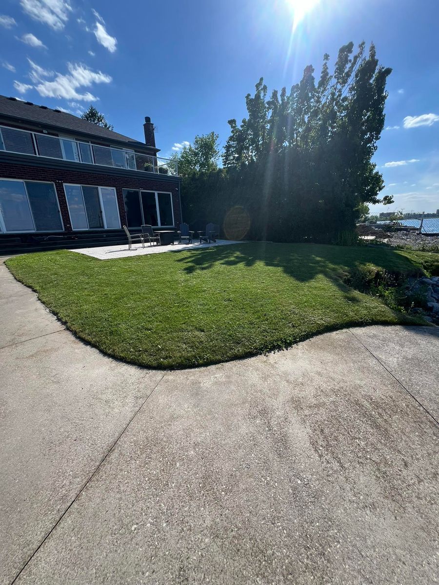 Lawn Care for CMN Exterior Maintenance in Hamilton, ON