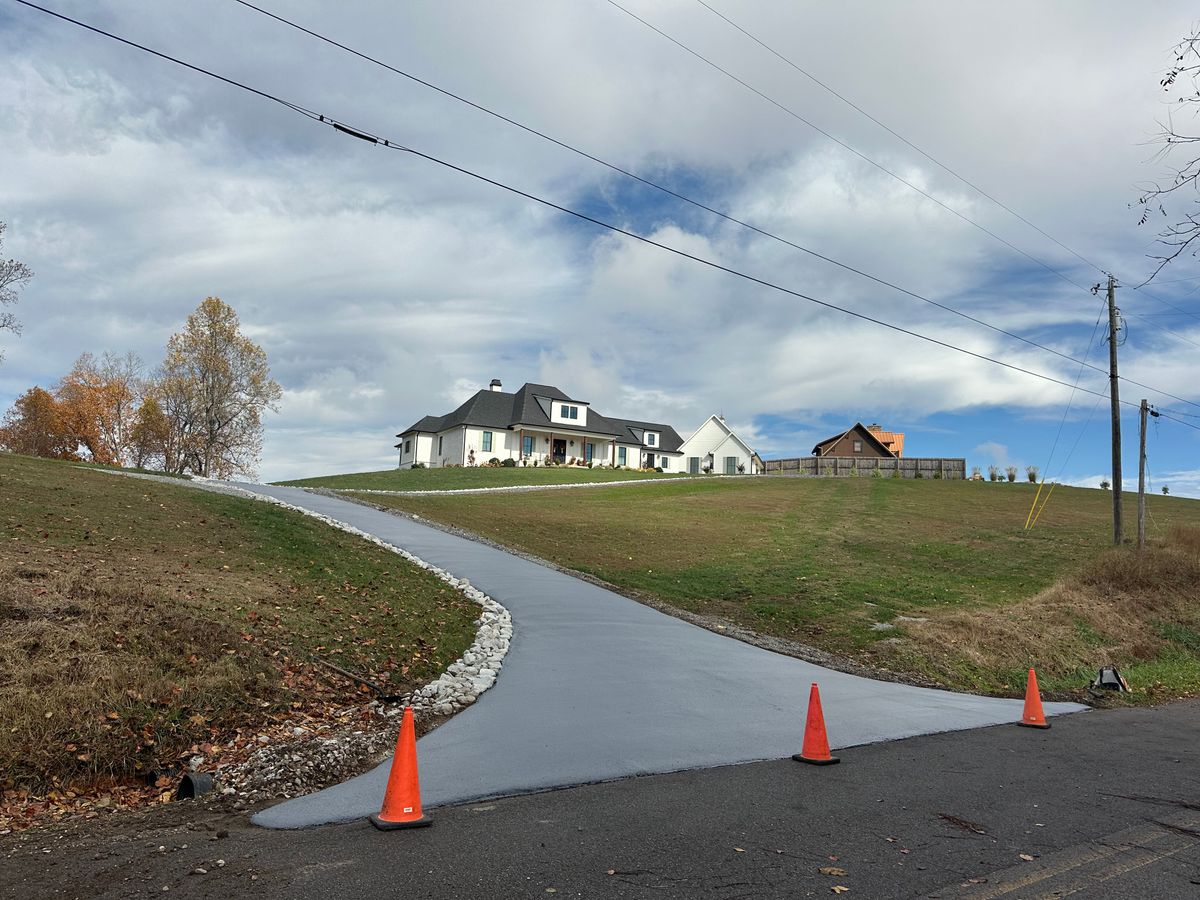 Asphalt Paving for Metzler Paving and Sealcoating LLC in Jacksboro, TN