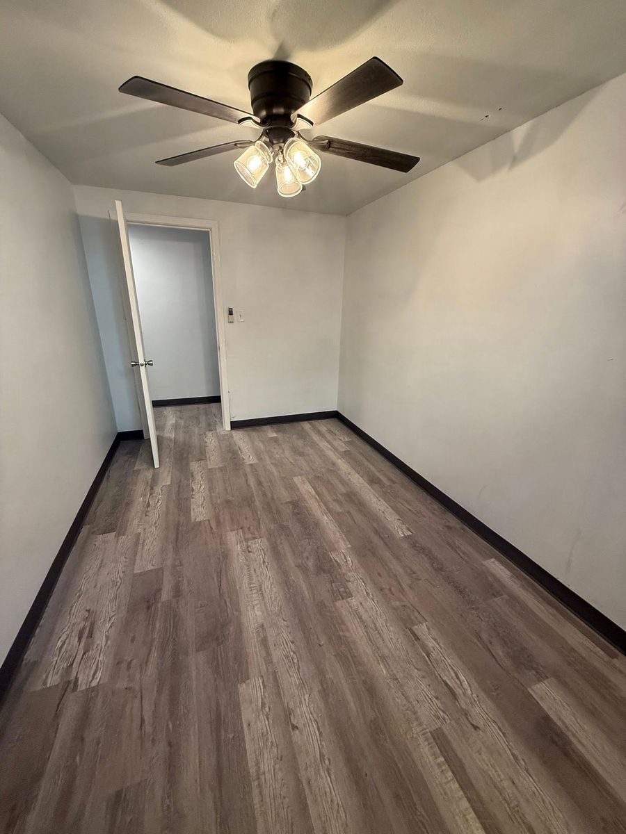 Flooring for Blue Collar Construction and Remodeling in White City, KS