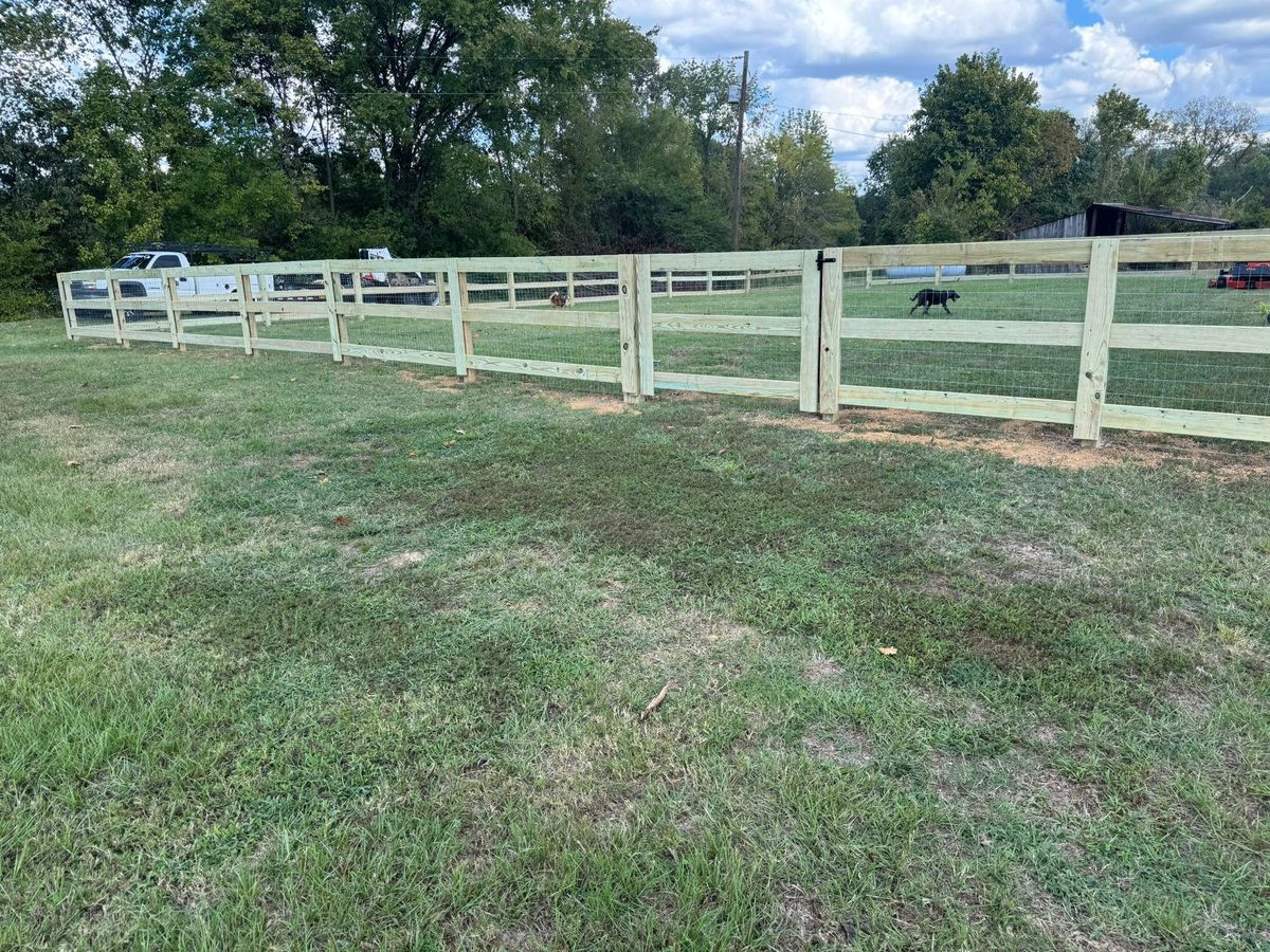 Fence Repair and Maintenance for Manning Fence, LLC in Hernando, MS