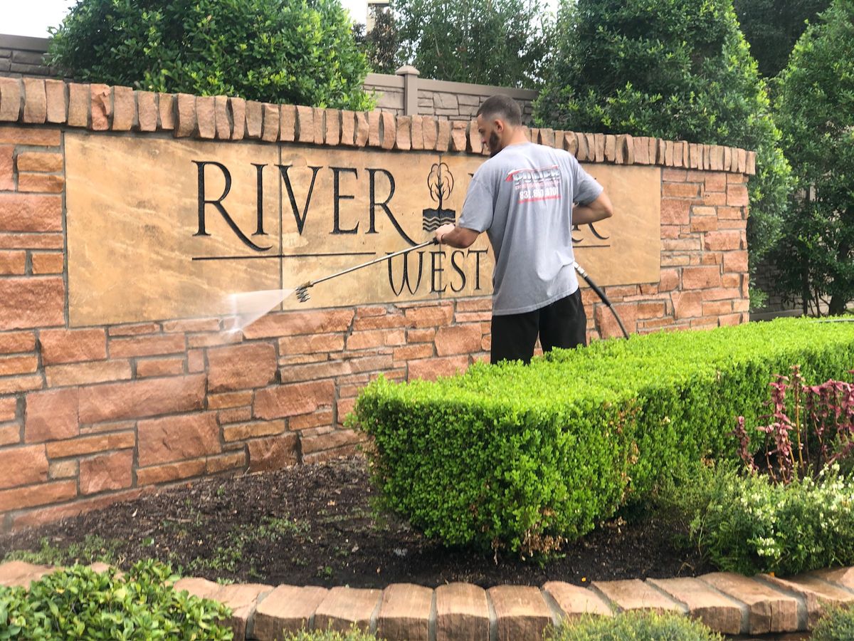 HOA Maintenance for Power Pressure Wash in Houston, TX