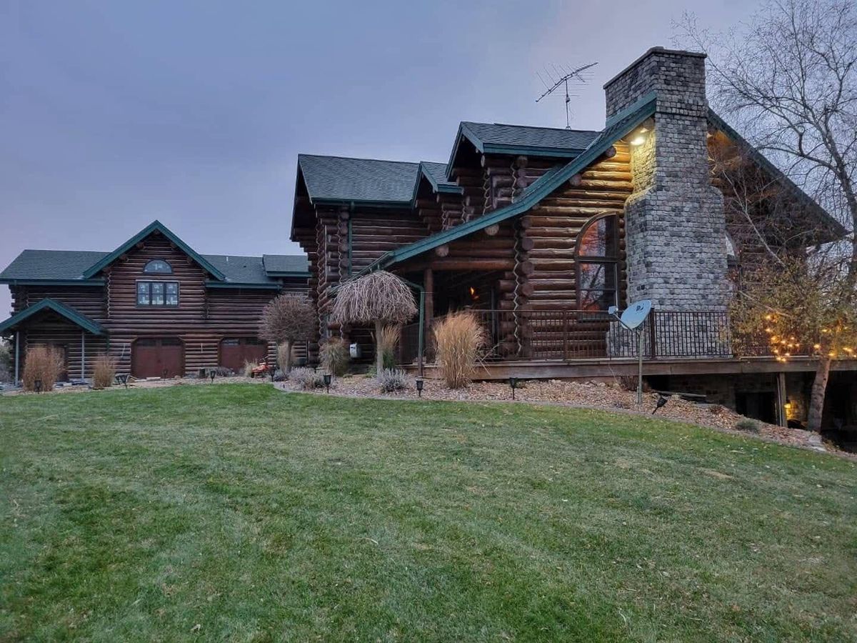 Chinking for 218 Painting & Log Restoration LLC in Britt, MN