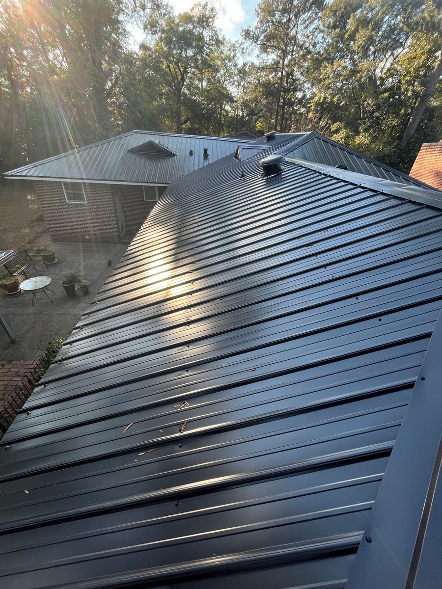 Metal Roofing for Roofing By Eubanks Home Improvements in Bethune, SC