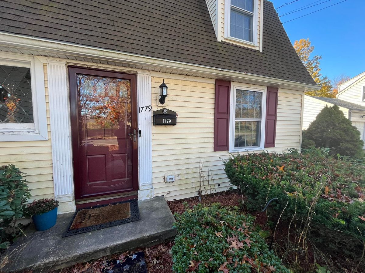 Roof and Gutter Cleaning for United Soft Wash in Windsor, CT