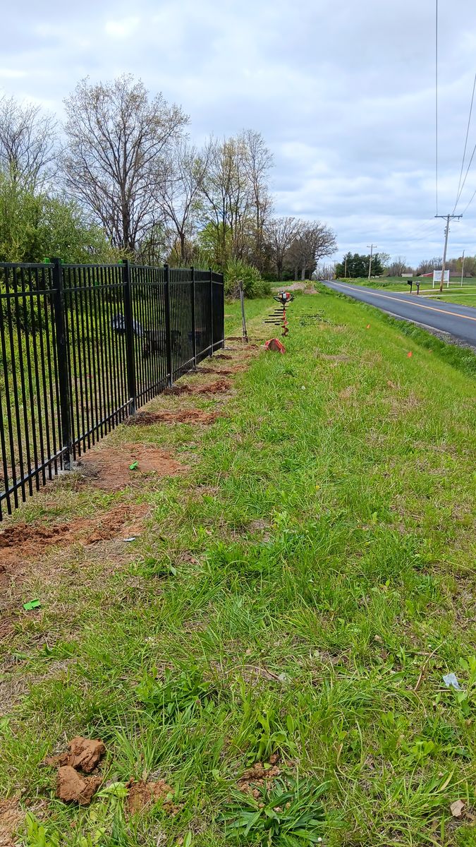 Fencing for Dead Tree General Contracting in Carbondale, Illinois