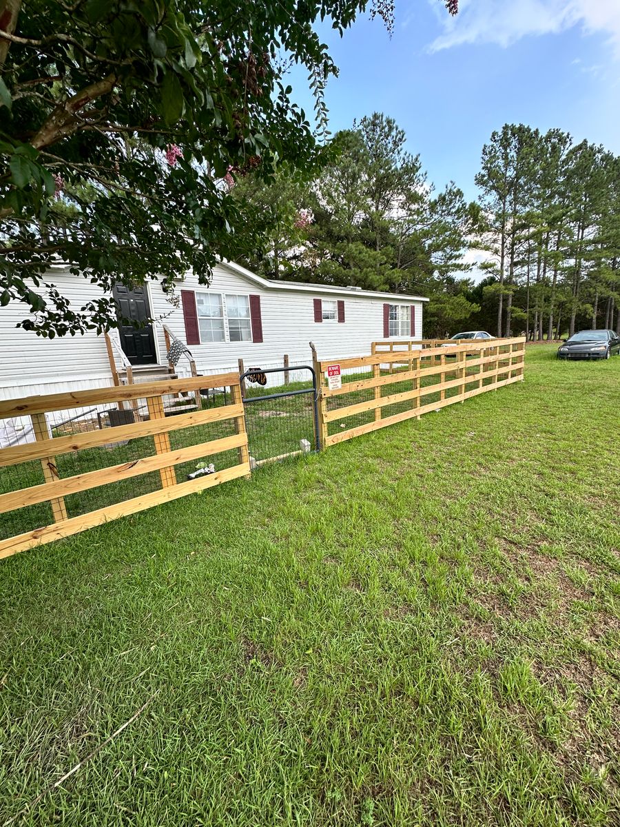 Fencing for LEE’S Handyman Services and More in Sanford, NC