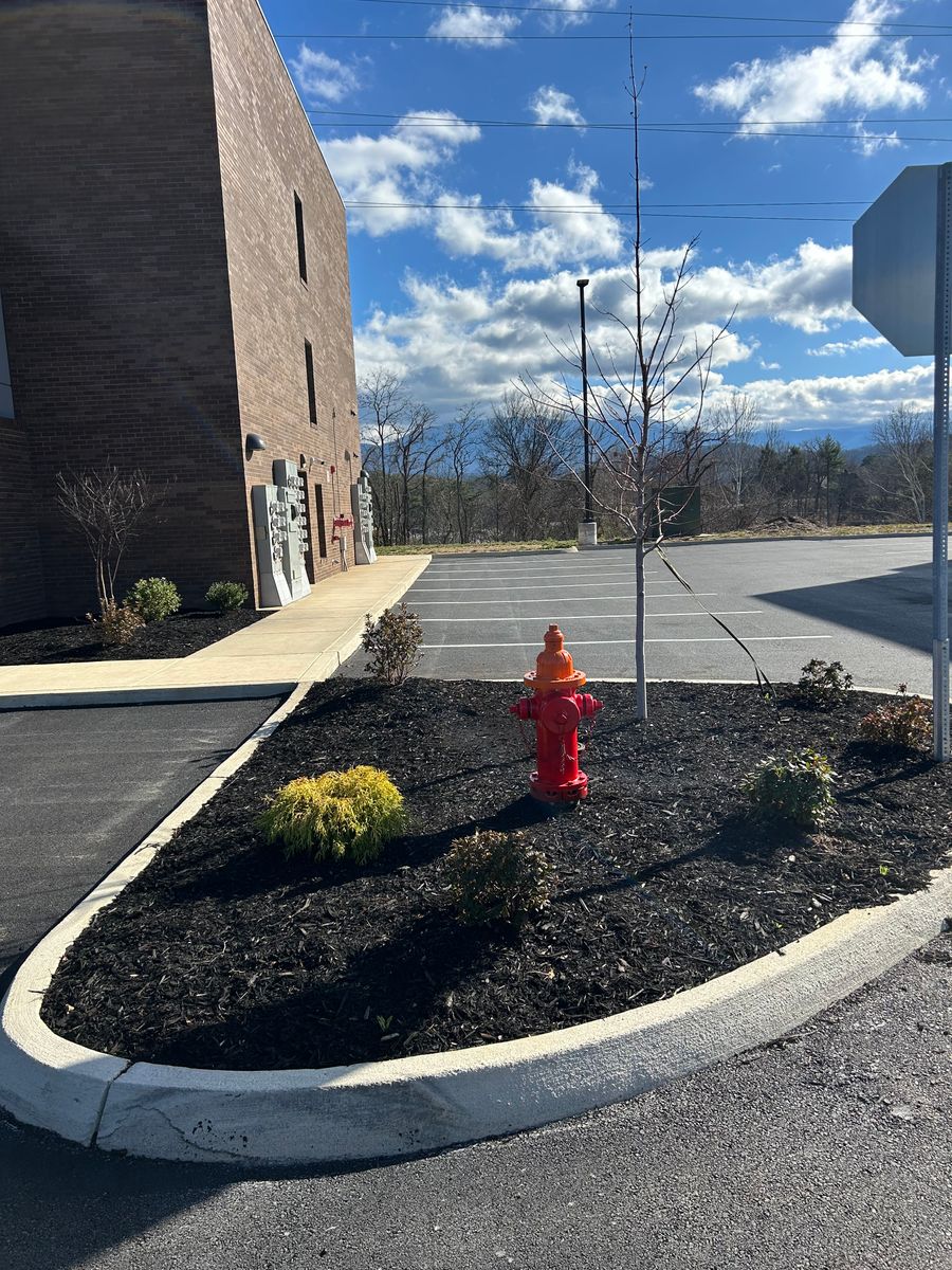 Mulch Installation for Jeremiah's Lawncare in Gatlinburg, TN