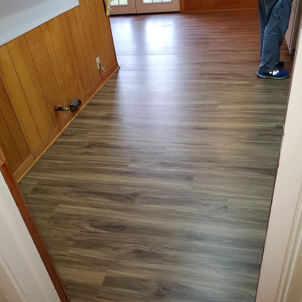 Vinyl Flooring for D&J Custom Floors in Nederland, TX