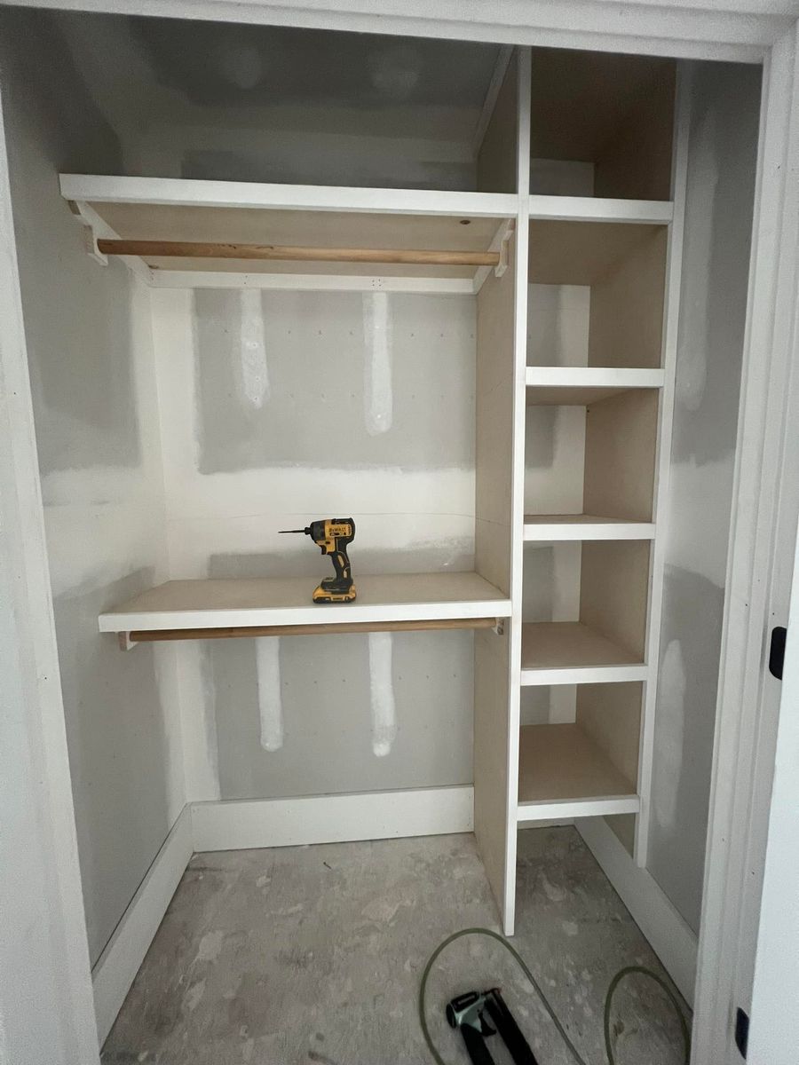 Custom Closets for A Cut Above Custom Builders, LLC in Morehead City, NC
