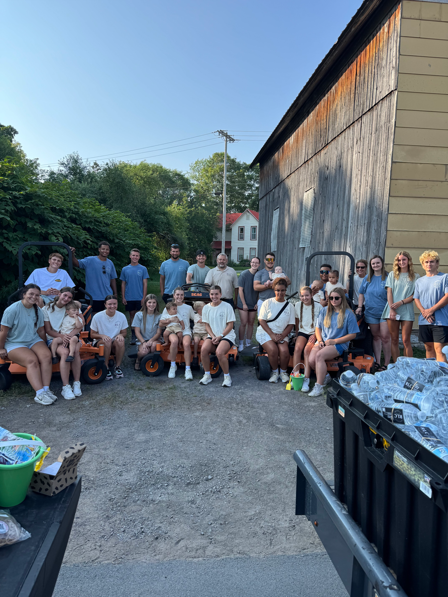 Mowing for Roes Lawncare LLC in Lowville, NY