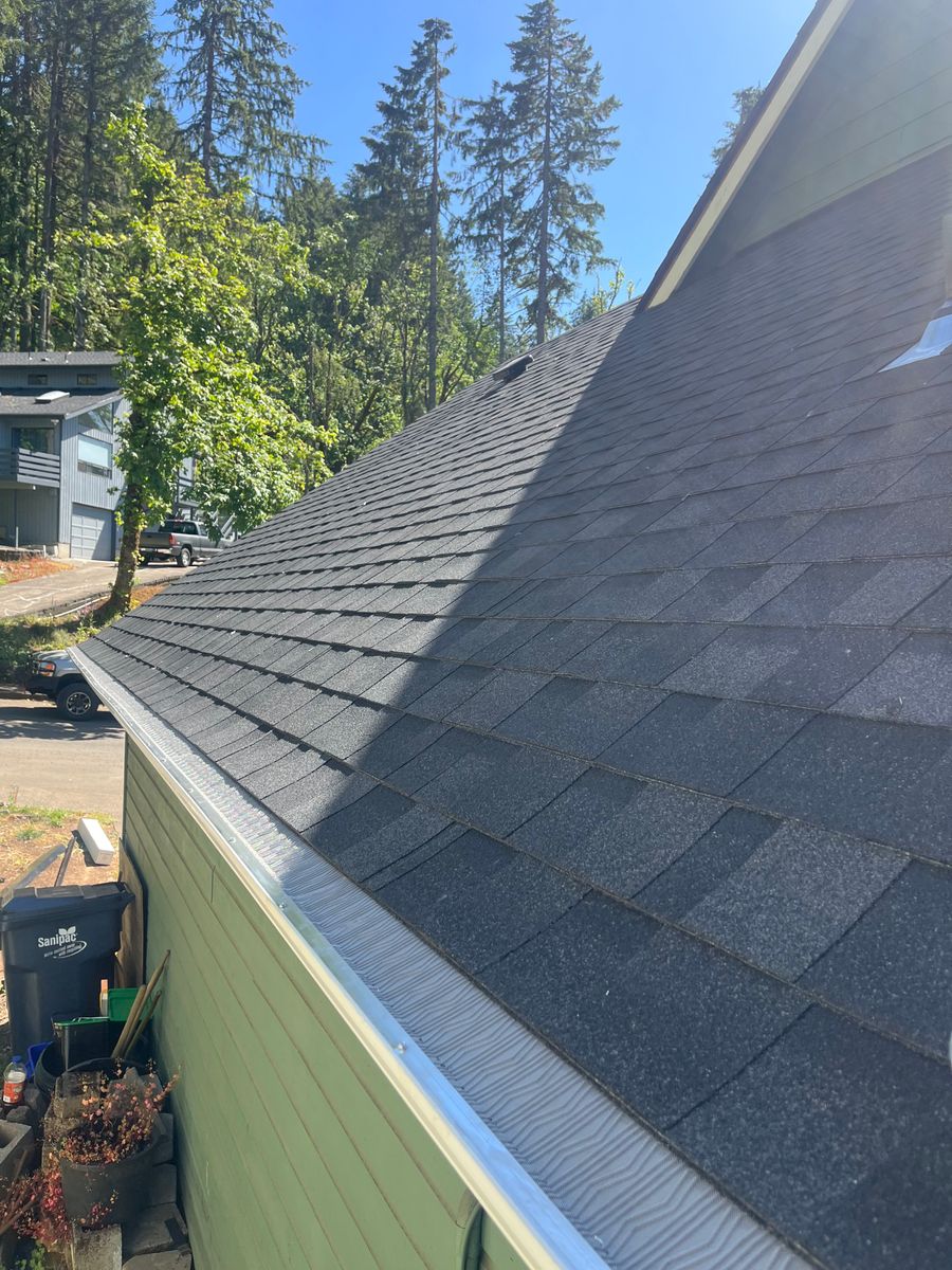 Shingle Roofing for Oregon Shield Roofing and Construction LLC in Springfield , Oregon